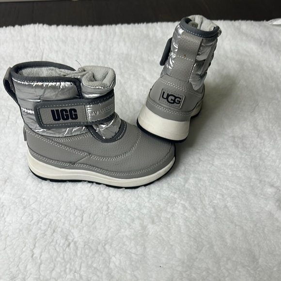 UGG Silver and Gray Boots with Cushioned Comfort - Picture 2 of 9